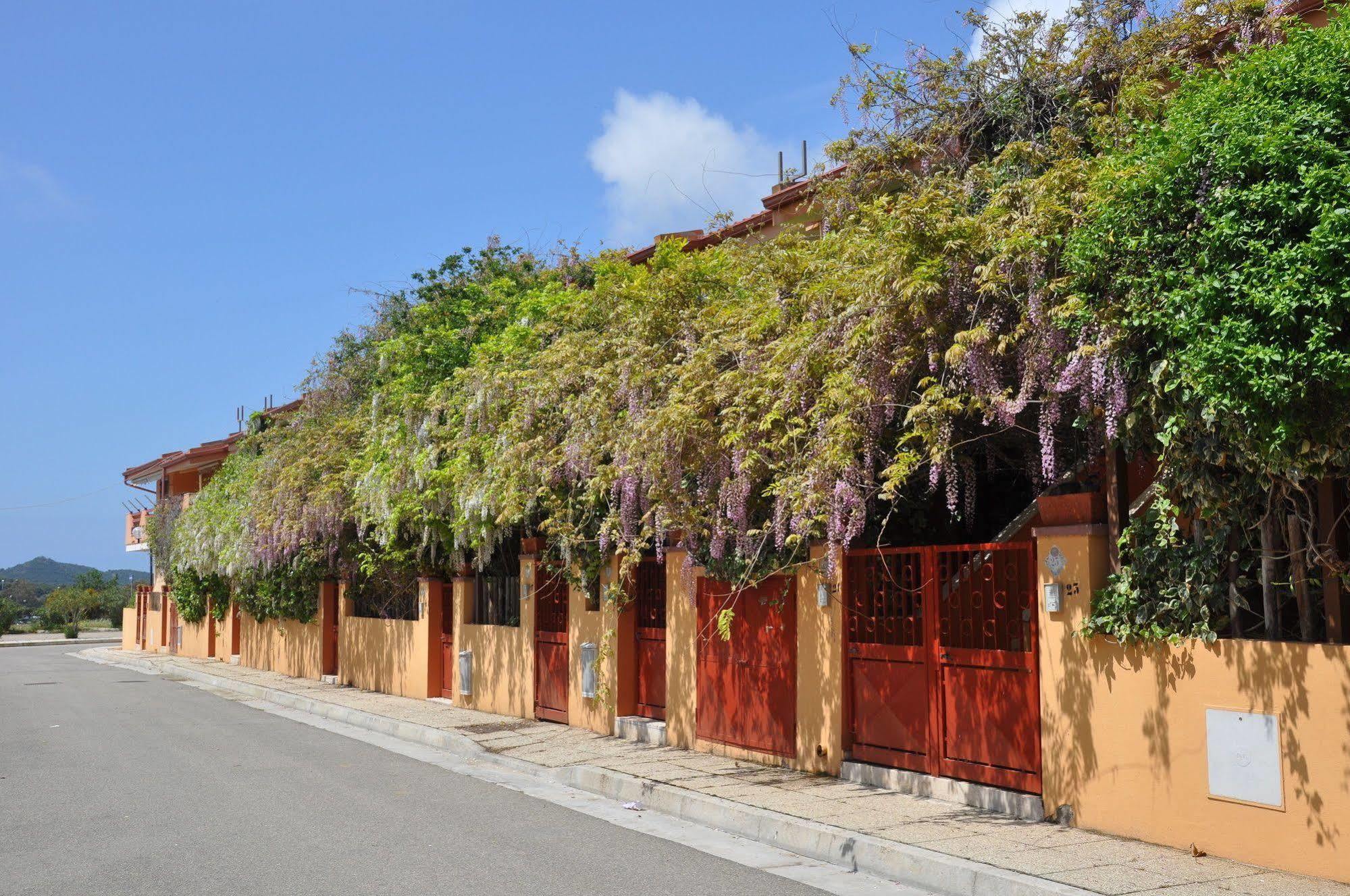 Residenza Le Due Palme Aparthotel Villasimius Exterior foto