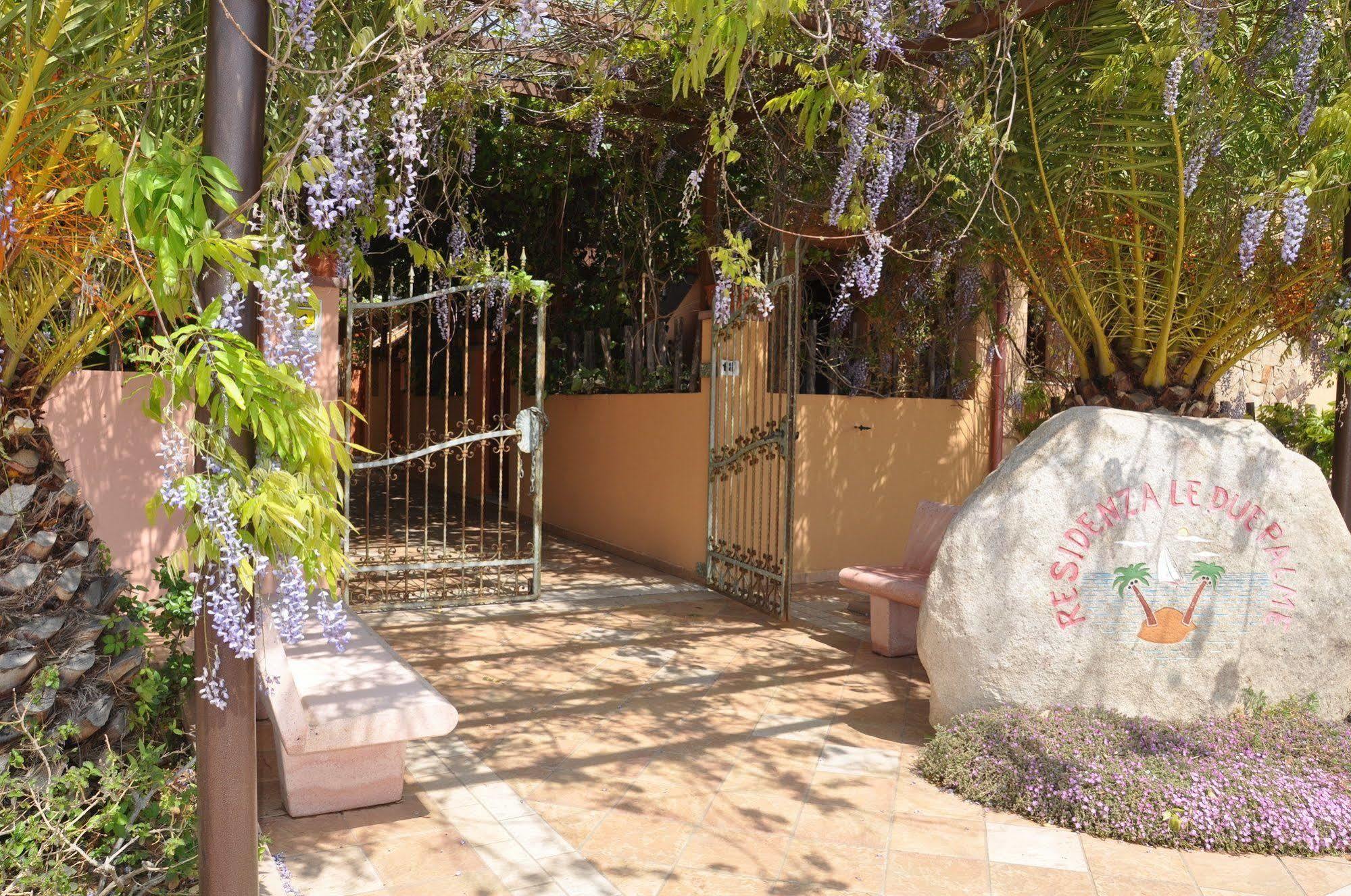 Residenza Le Due Palme Aparthotel Villasimius Exterior foto